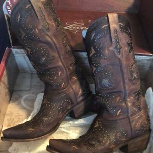 Gently used Cowgirl boots